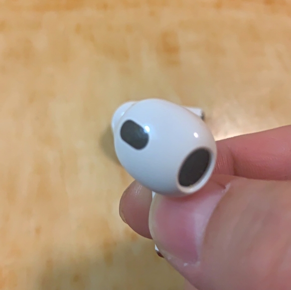 Earphones - Picture 4 of 6